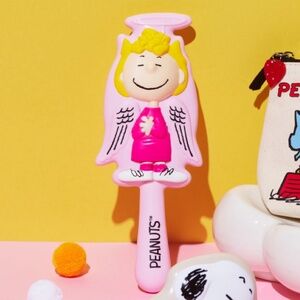 innisfree PEANUTS Hair Brush - Pink Sally